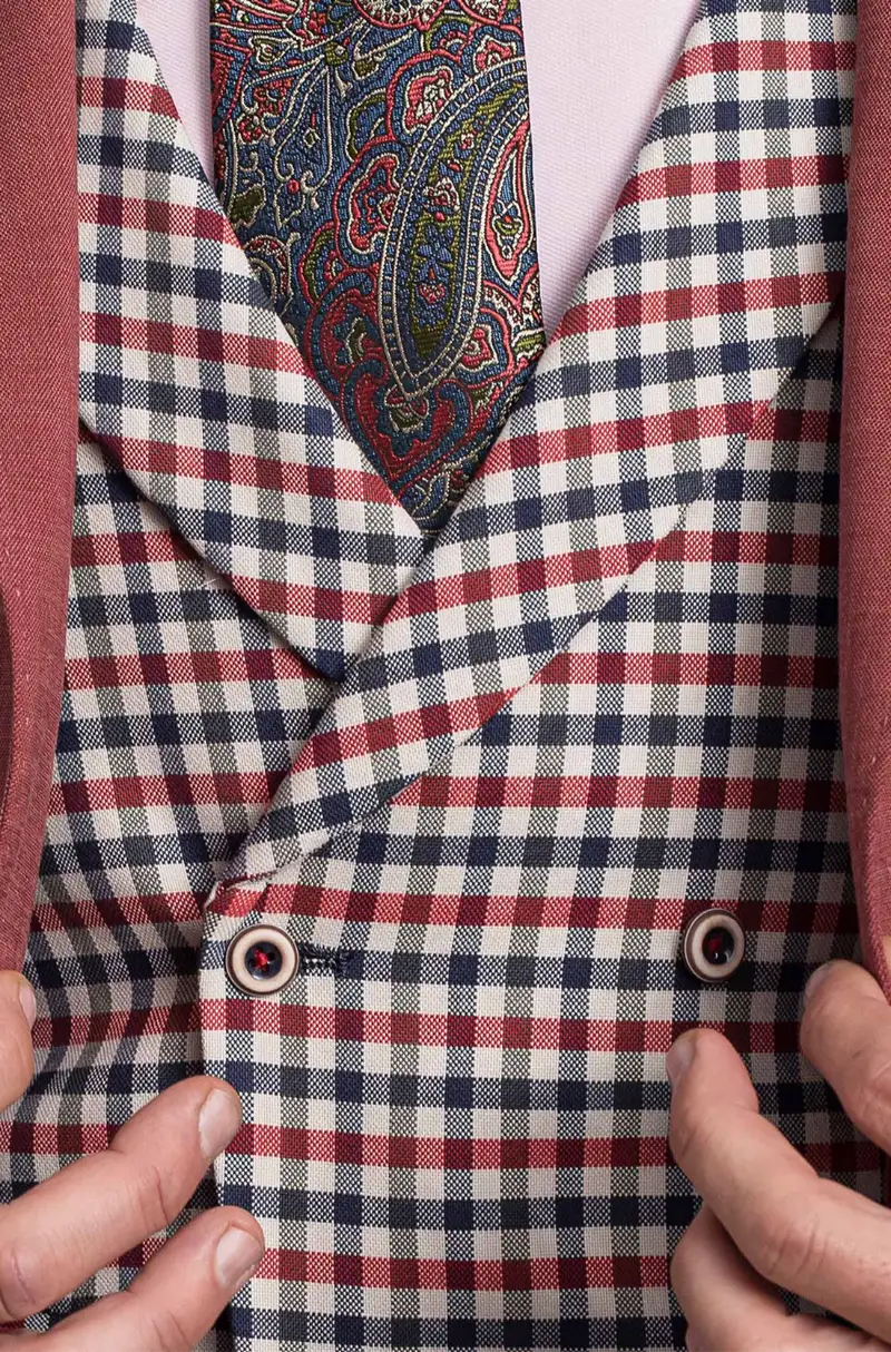 Chaleco Cruzado Cuadritos Burdeos y Marino | Kiko Bigot